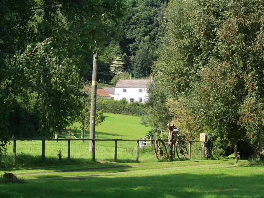 The Piggery Villa Woolaston Exteriör bild